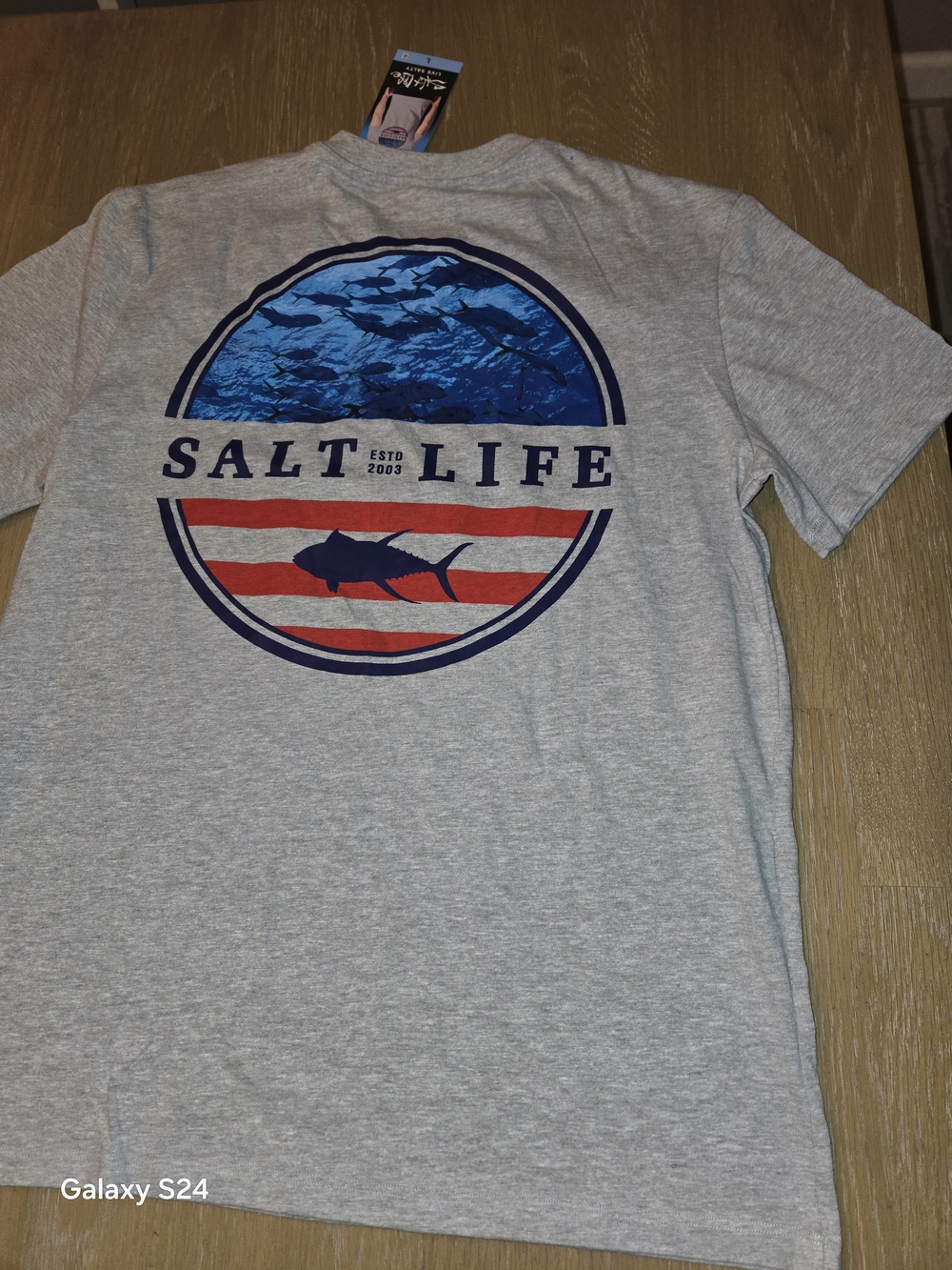 Salt Life Mens Light Gray Tee with Blue and Red Circular Marlin Logo New